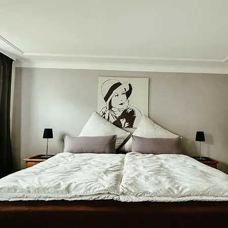 Silvi Und Heinz Huber Daire Durbach